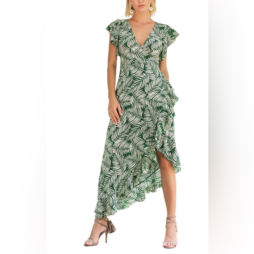 Beautiful dress ruffle details and asymmetrical hem. Green & white ruffle print